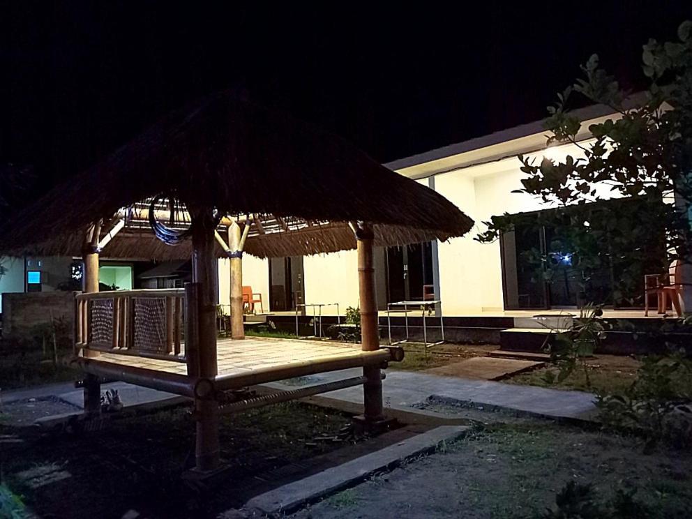 Simpang Hostel Kuta  Exterior photo